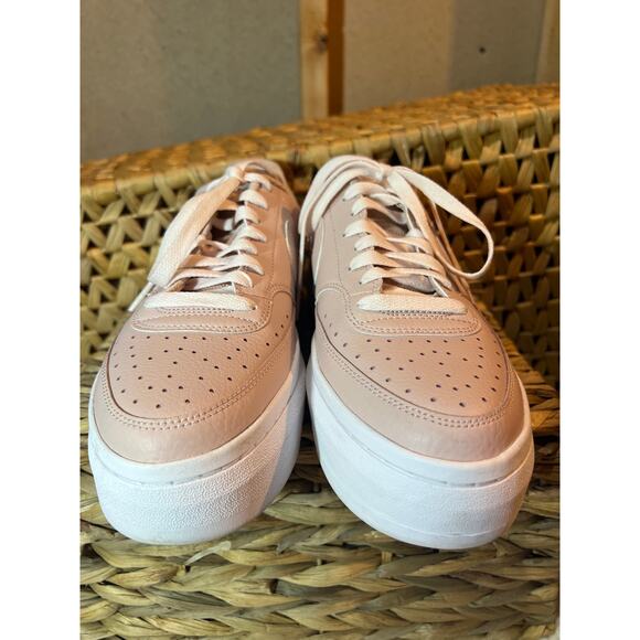 WOMEN'S NIKE COURT VISION ALTA LEATHER PLATFORM SNEAKER - Picture 3 of 6